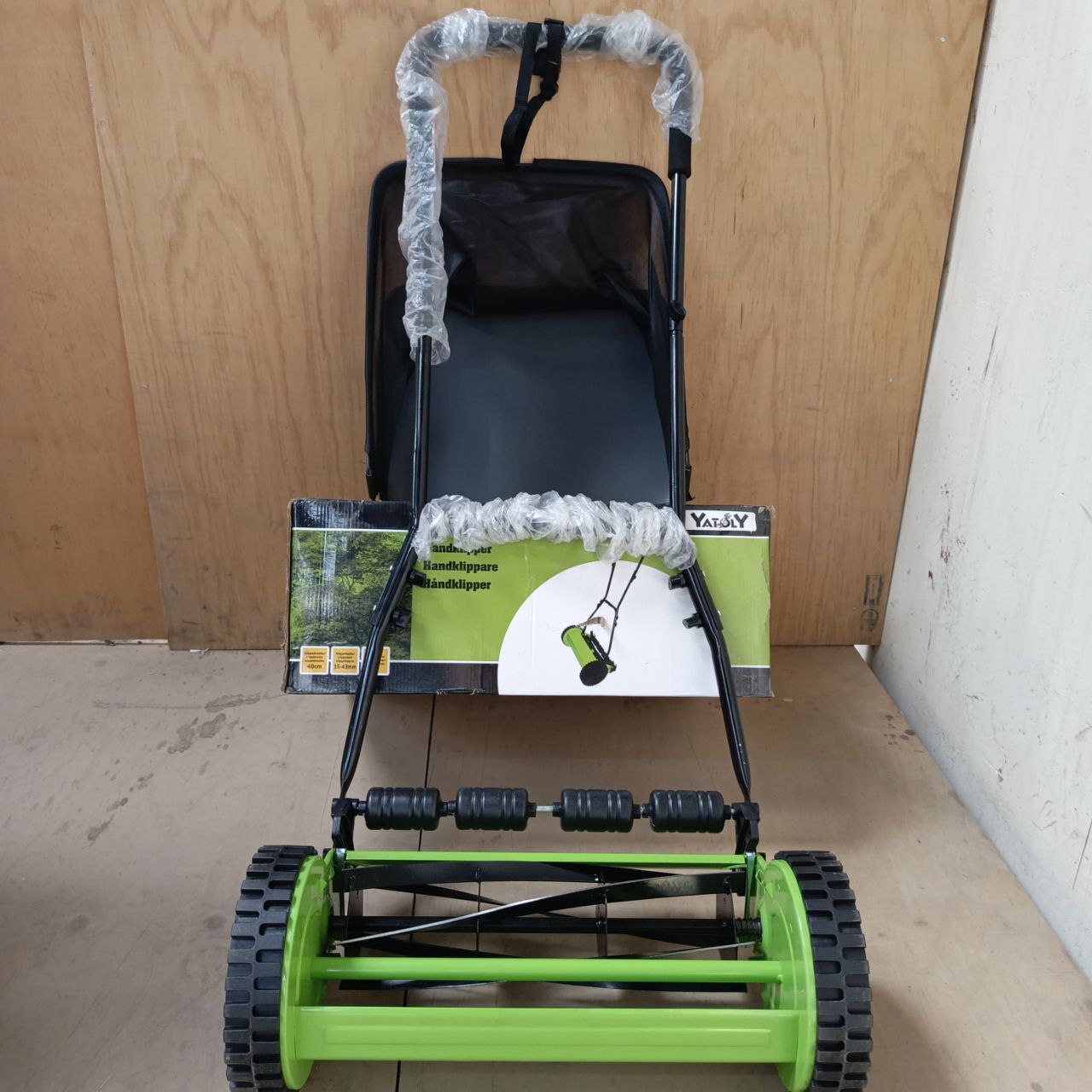 a6cf8db9-94ea-40f0-80f1-762951268ccb Manual lawn mower 16" - Image 1