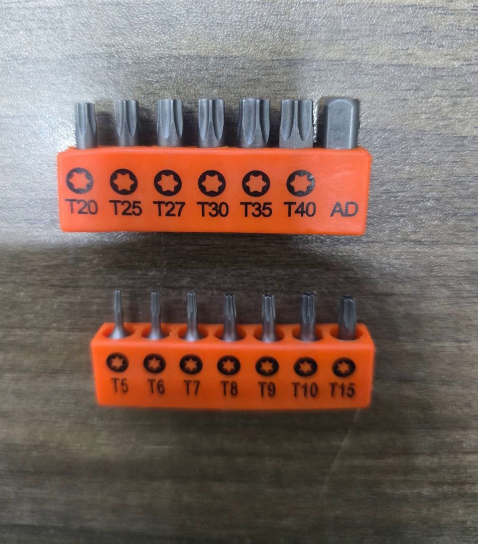 adc21909-4ab2-4578-bcb0-4bbd66954752 Hex and toxy screwdriver - Image 1
