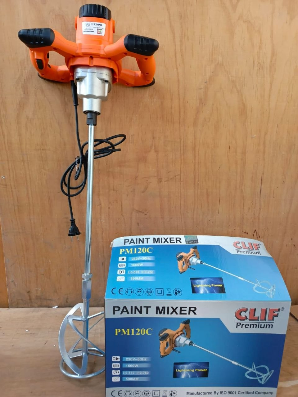 5a5fd780-5f84-4962-8ee4-e3994b204de1 CLIF Premium PM120C paint mixer featuring a 1600W motor - Image 1