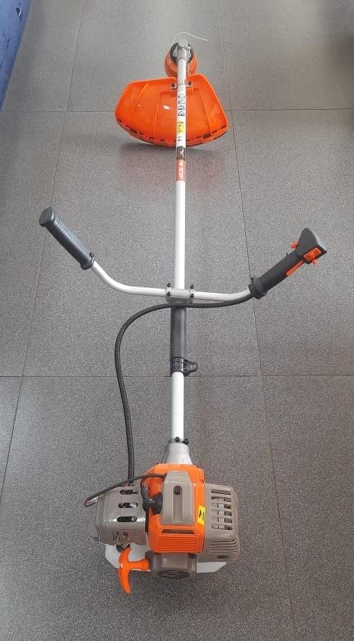 e9b8e833-b290-477e-aa58-3be8be2c3411 Astramilano brush cutter 2 stroke 2 blades - Image 1