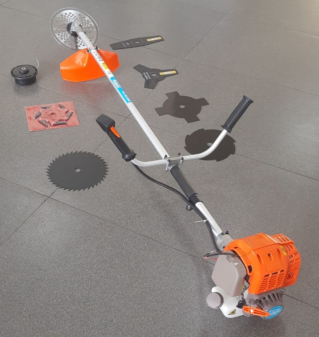 f7c16240-73f2-4784-8e03-61ef467f17f3 Aico Japan brush cutter 4 stroke 8 blades - Image 1